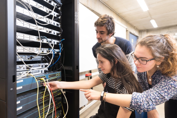 Grado en Ingeniería en Tecnología de Telecomunicación